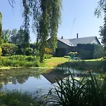 Jardin Des Perelles 3*