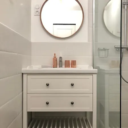 לינה וארוחת בוקר Jardin Des Perelles 3*