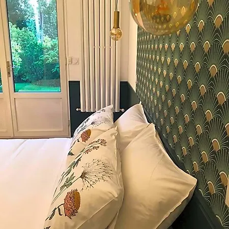 Jardin Des Perelles Bed & Breakfast